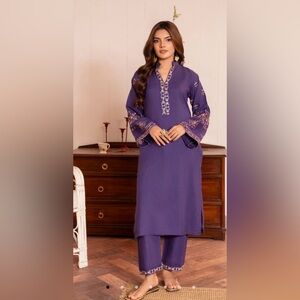 Pakistani/indian NWT women 2 piece outfit Medium size purple